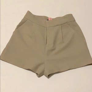 Beige high waisted  Forever21 shorts (XS)
